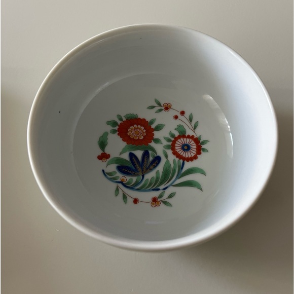 Vintage Smithsonian Institute Kakiemon Design Bowl 5”Diameter 2.5”High Japan - Picture 2 of 9